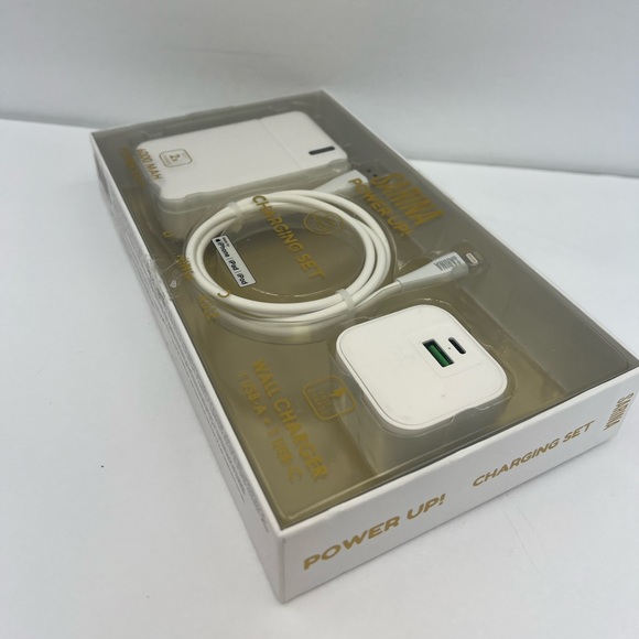 SARINA POWER UP, CHARGING SET, MADE FOR iPhone, iPad, iPod, 6000 MAH POWER BANK - Picture 12 of 12